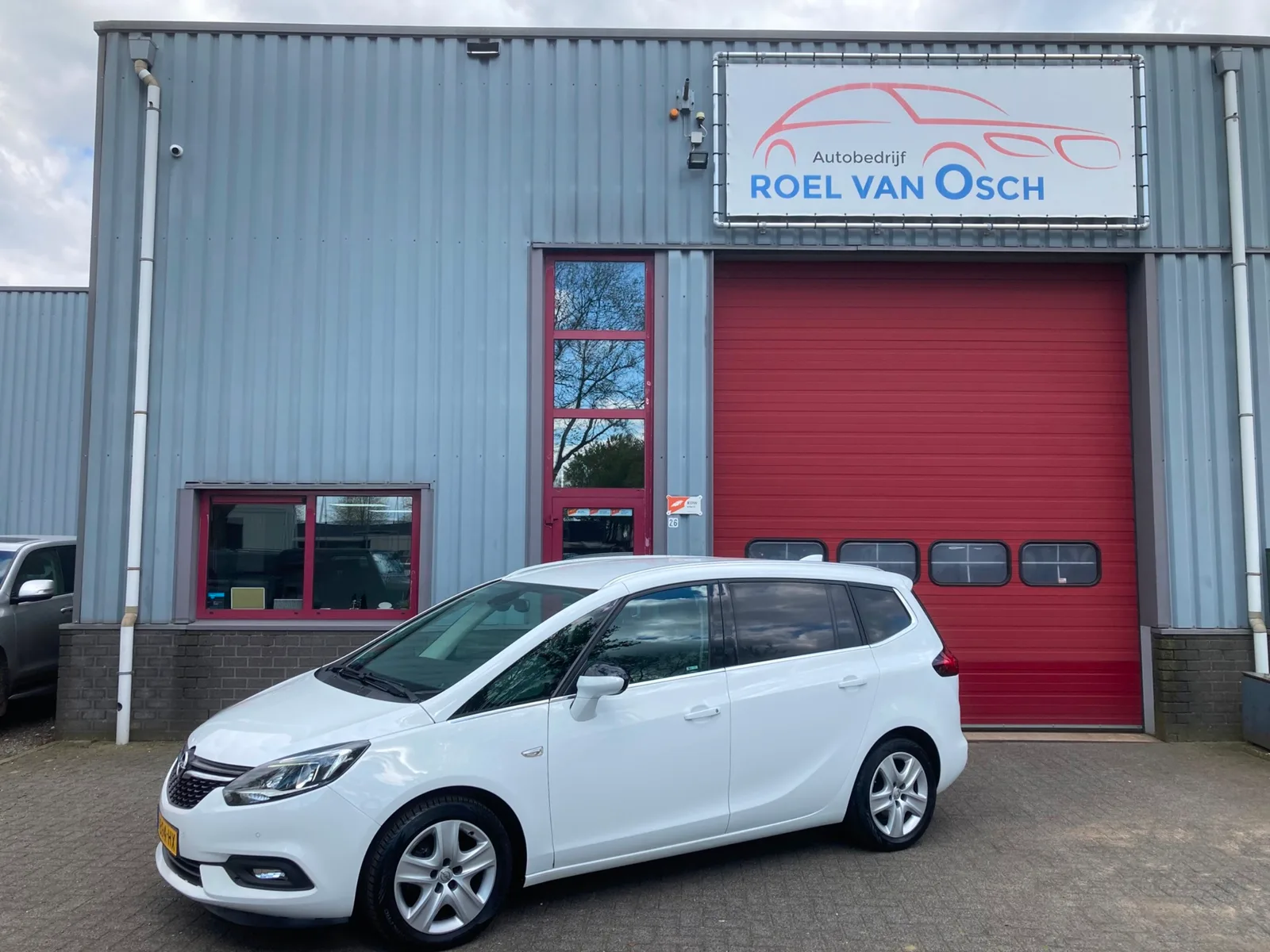 Opel Zafira (2017) — foto 1