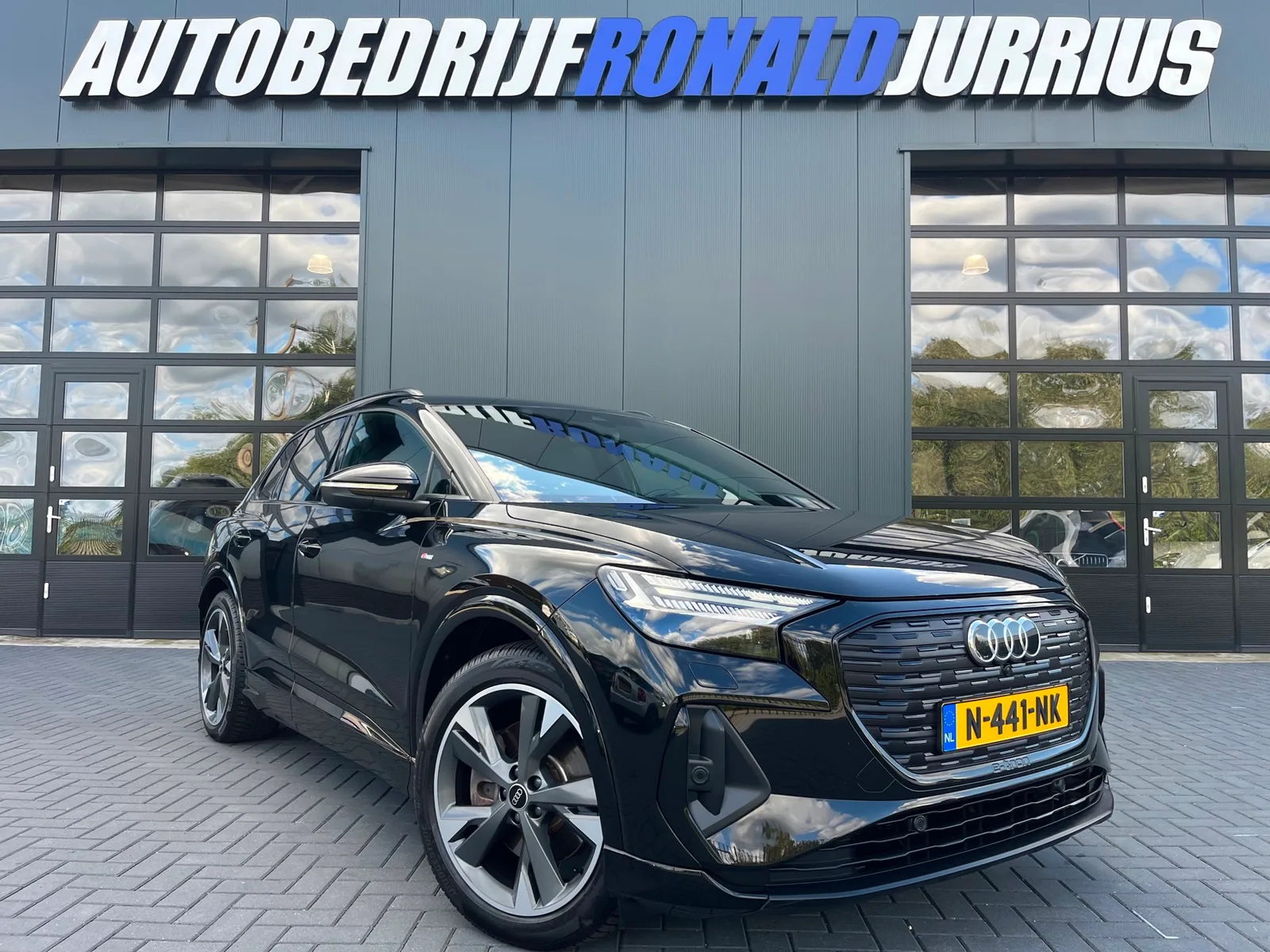 Audi Q4 e-tron (2021) — foto 1