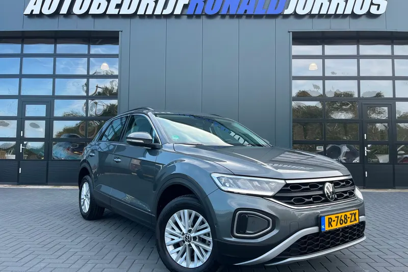 Volkswagen T-Roc (2023)