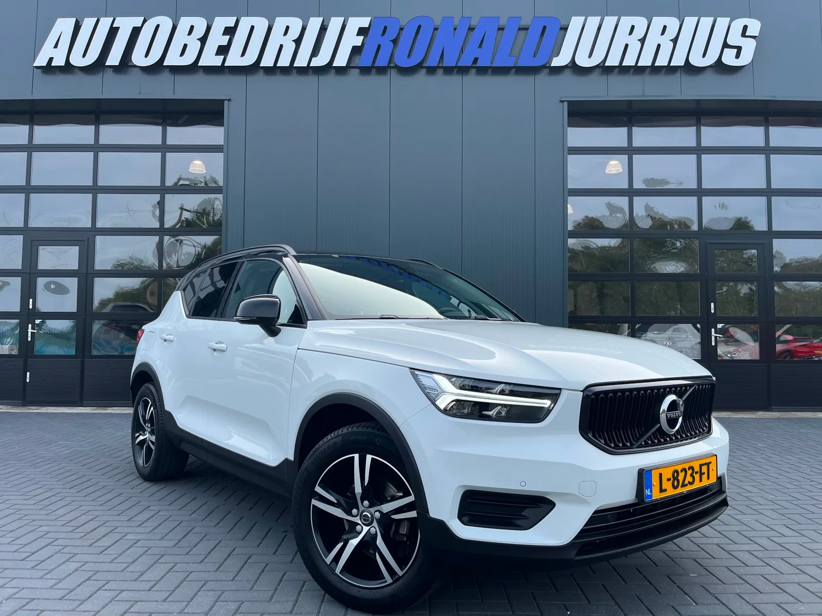 Volvo XC40 (2021) — foto 1
