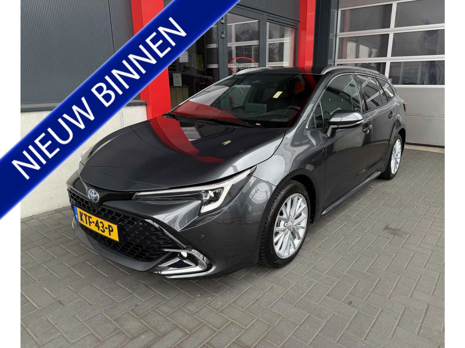 Toyota Corolla (2024) — foto 1