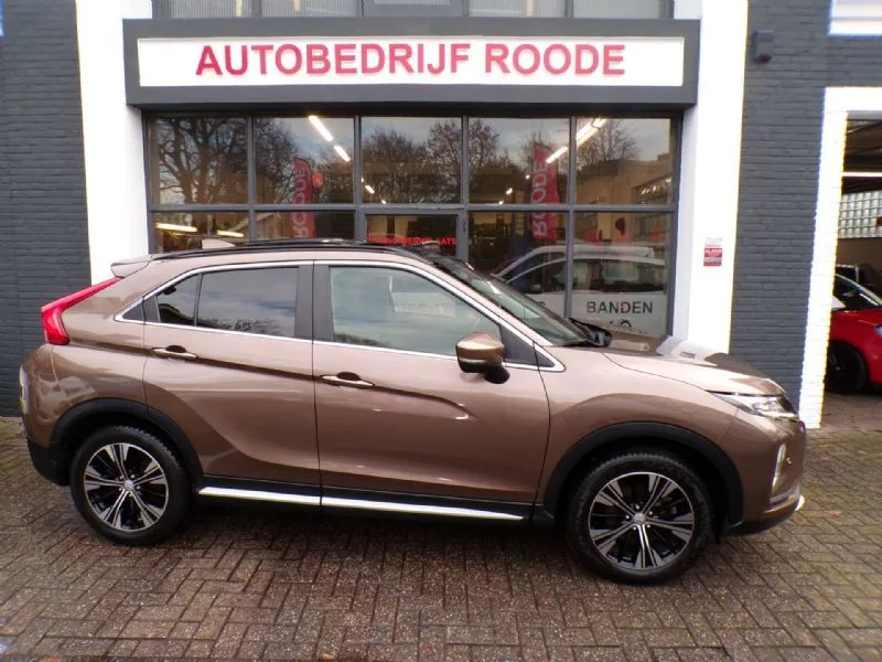 Mitsubishi Eclipse Cross (2018) — foto 1