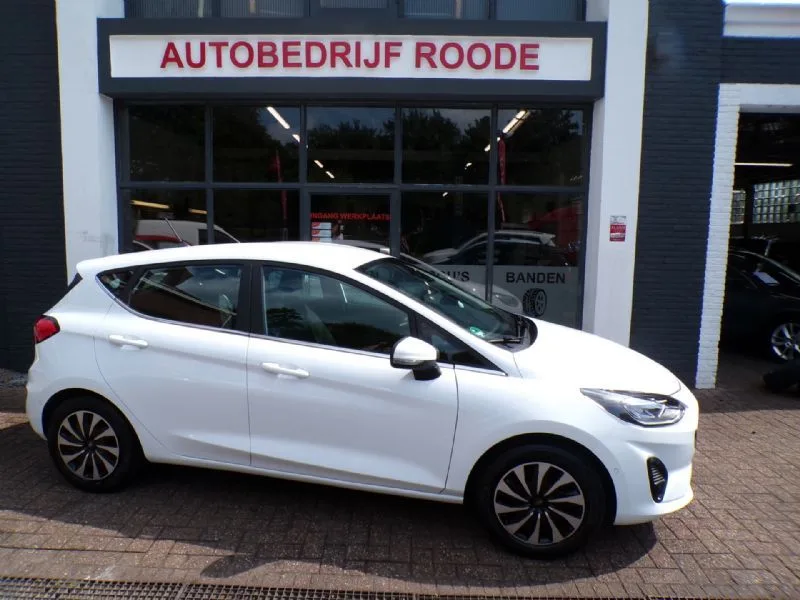 Ford Fiesta (2024) — foto 1