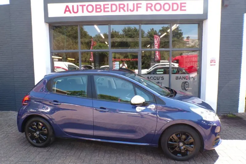 Peugeot 208 (2017)