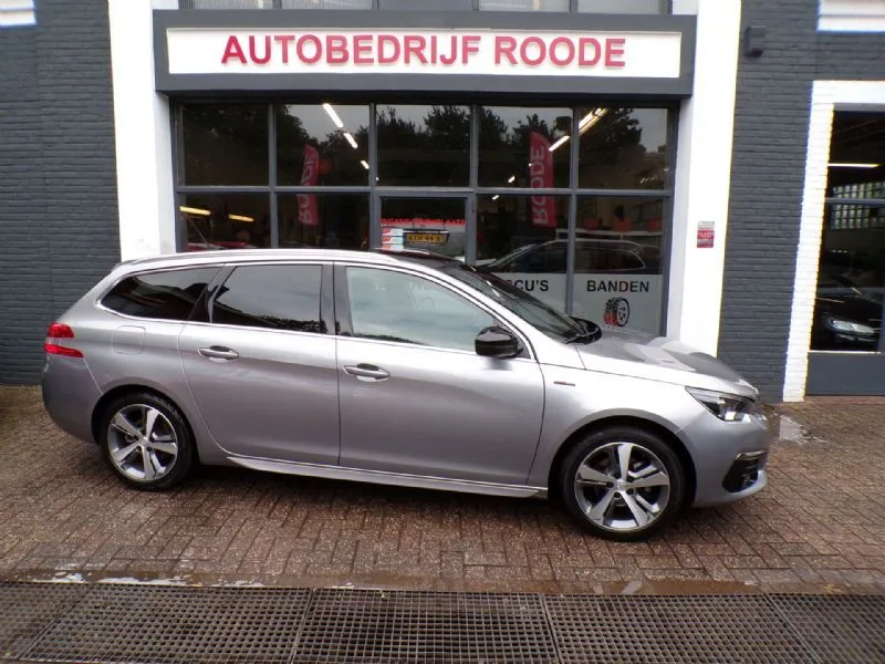 Peugeot 308 (2018) — foto 1