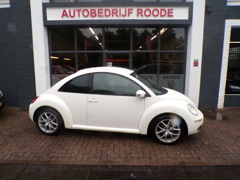 Volkswagen New Beetle (2008) — foto 1