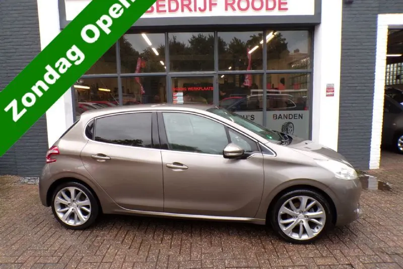 Peugeot 208 (2012)