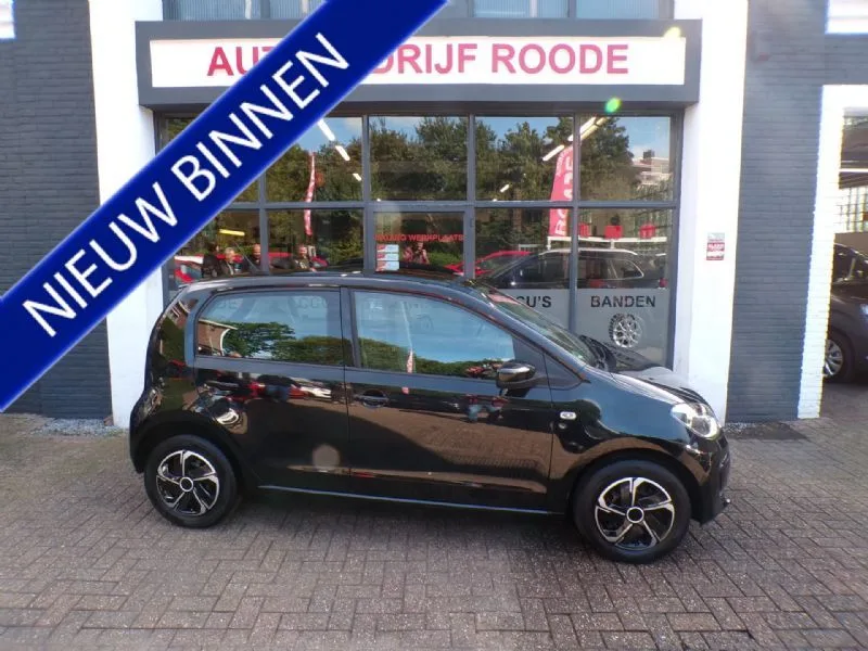 Volkswagen Up! (2015) — foto 1