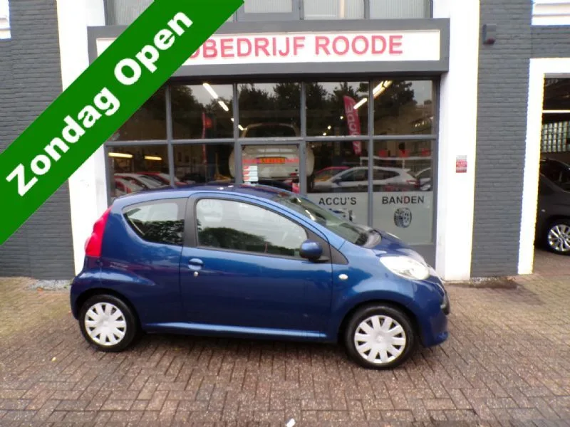 Peugeot 107 (2006) — foto 1