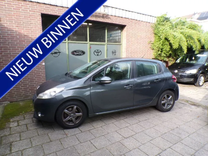 Peugeot 208 (2013) — foto 1