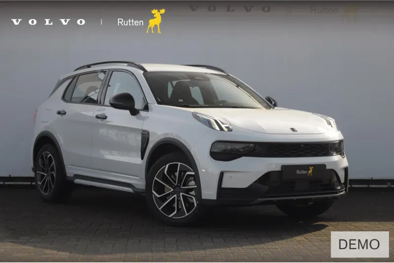 Lynk & Co 01 (2025)