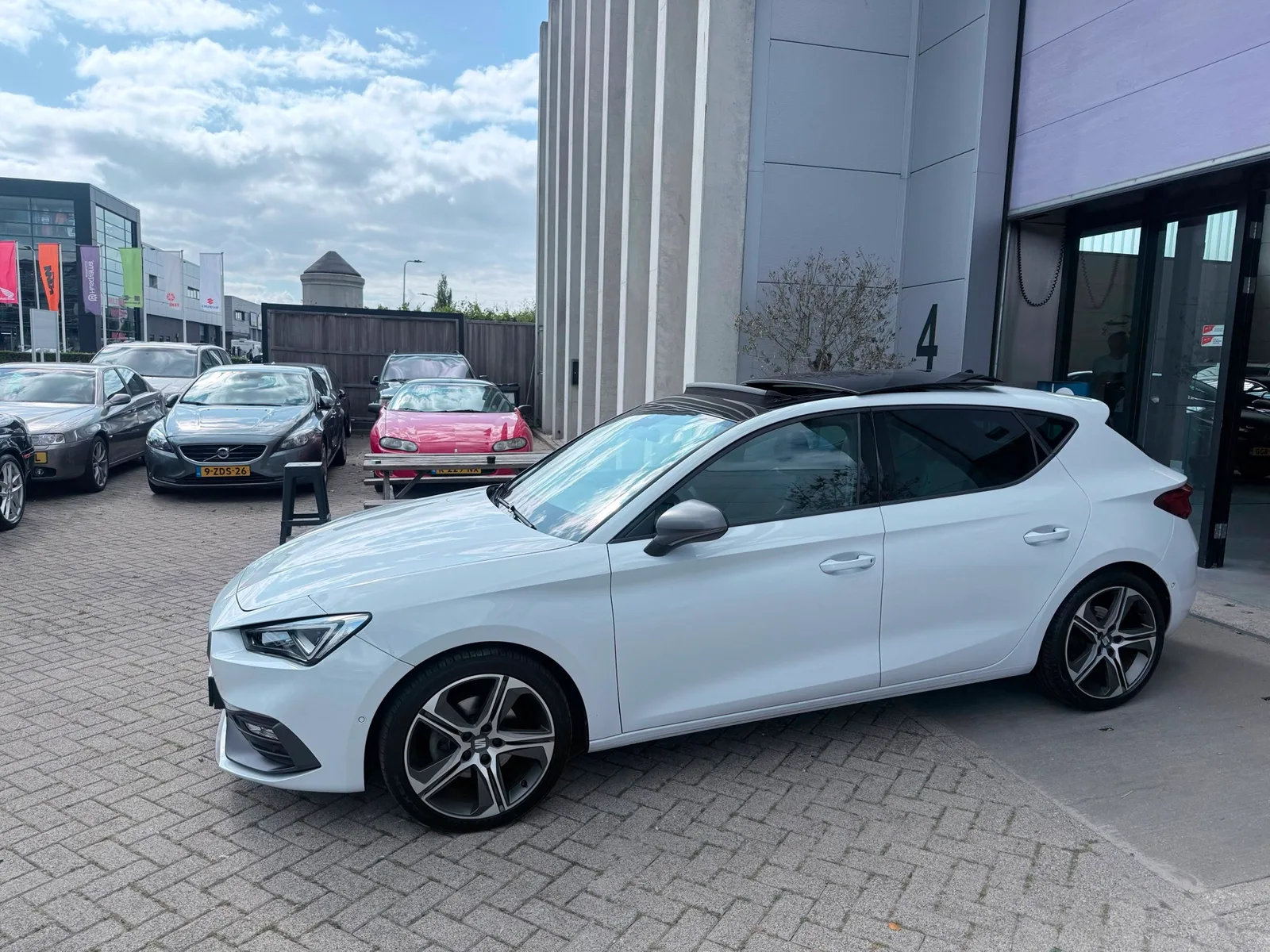 SEAT Leon (2021) — foto 1