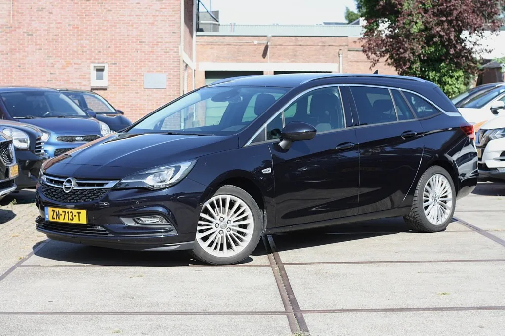 Opel Astra (2019) — foto 1