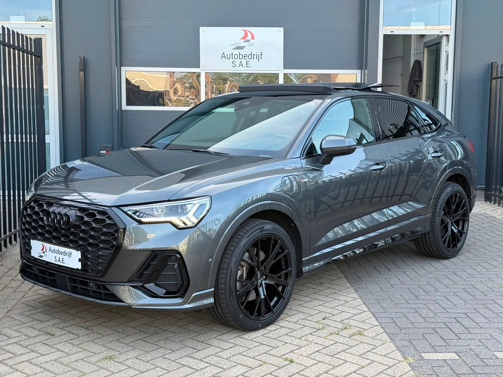 Audi Q3 Sportback (2021) — foto 1