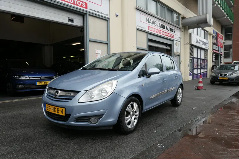 Opel Corsa (2008)