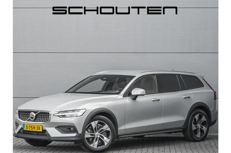 Volvo V60 Cross Country (2023)