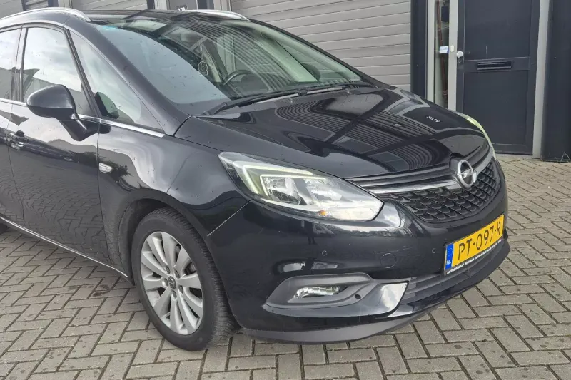 Opel Zafira (2017)