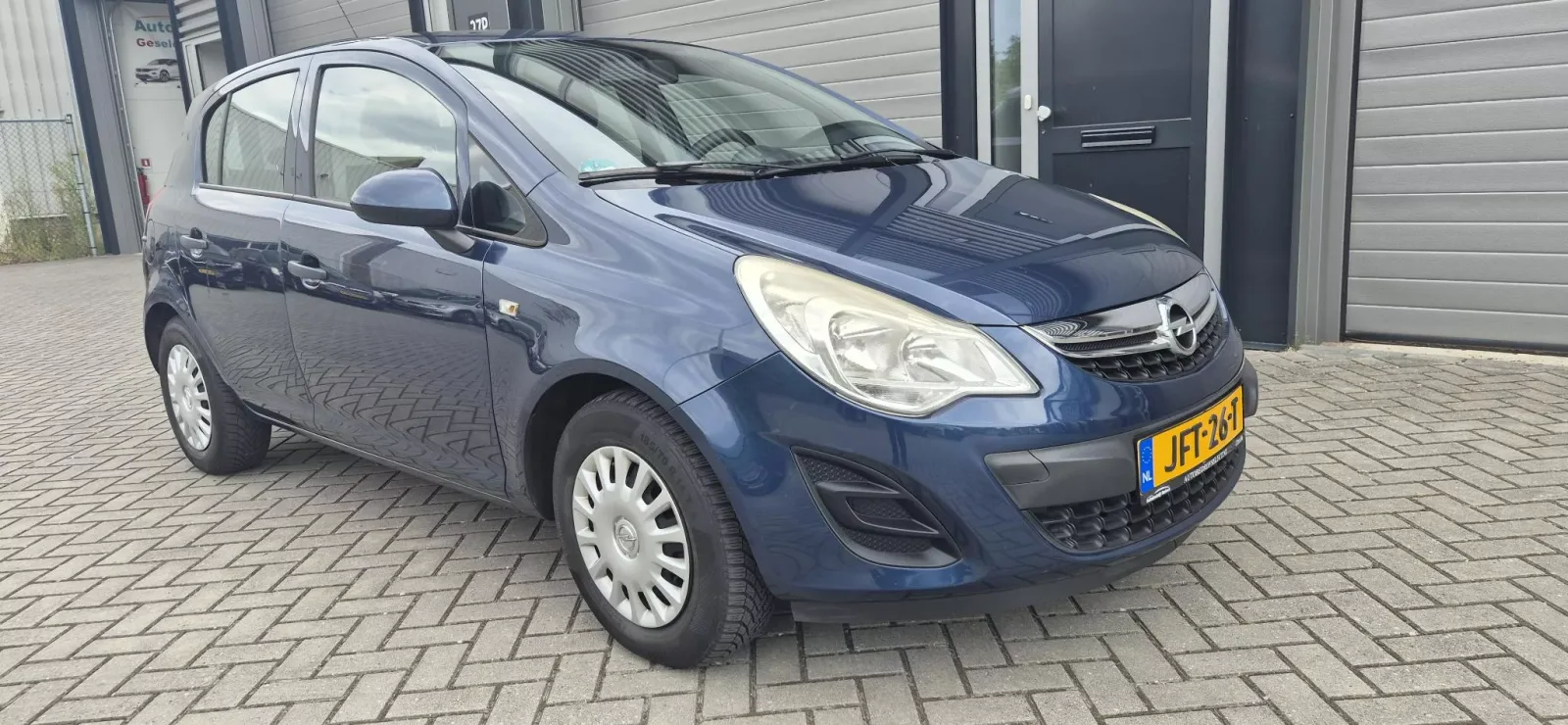 Opel Corsa (2011) — foto 1