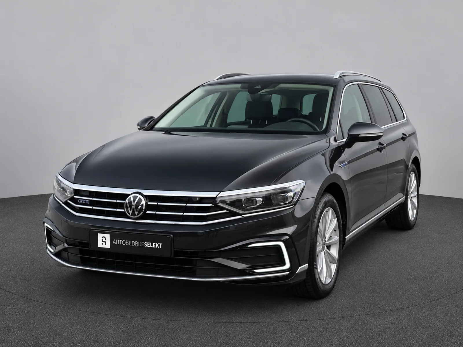 Volkswagen Passat (2022) — foto 1