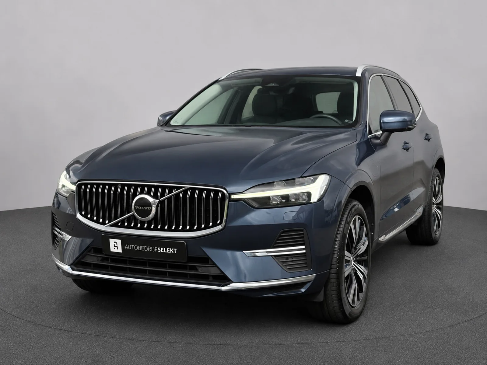 Volvo XC60 (2023) — foto 1