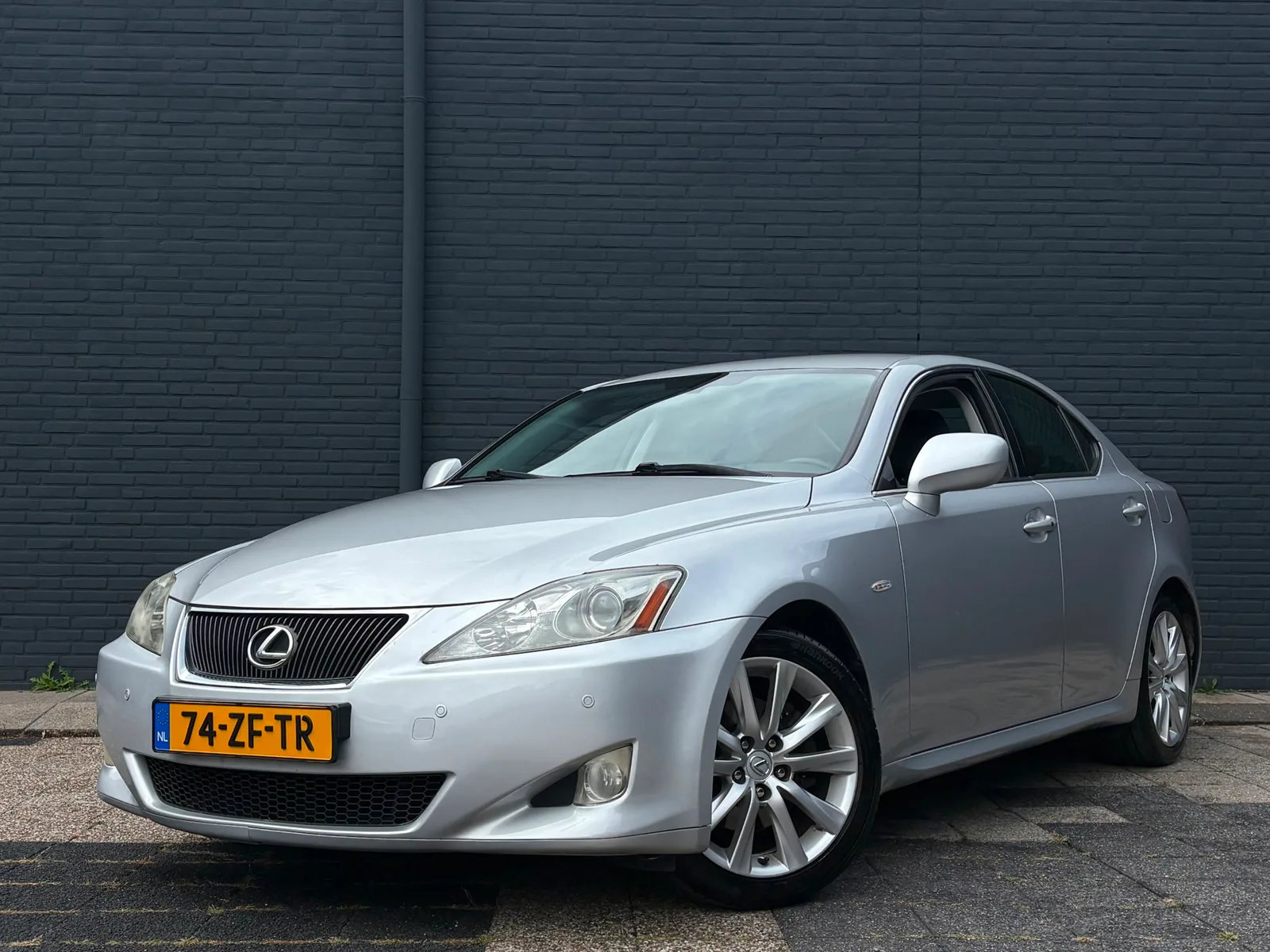 Lexus IS (2008) — foto 1