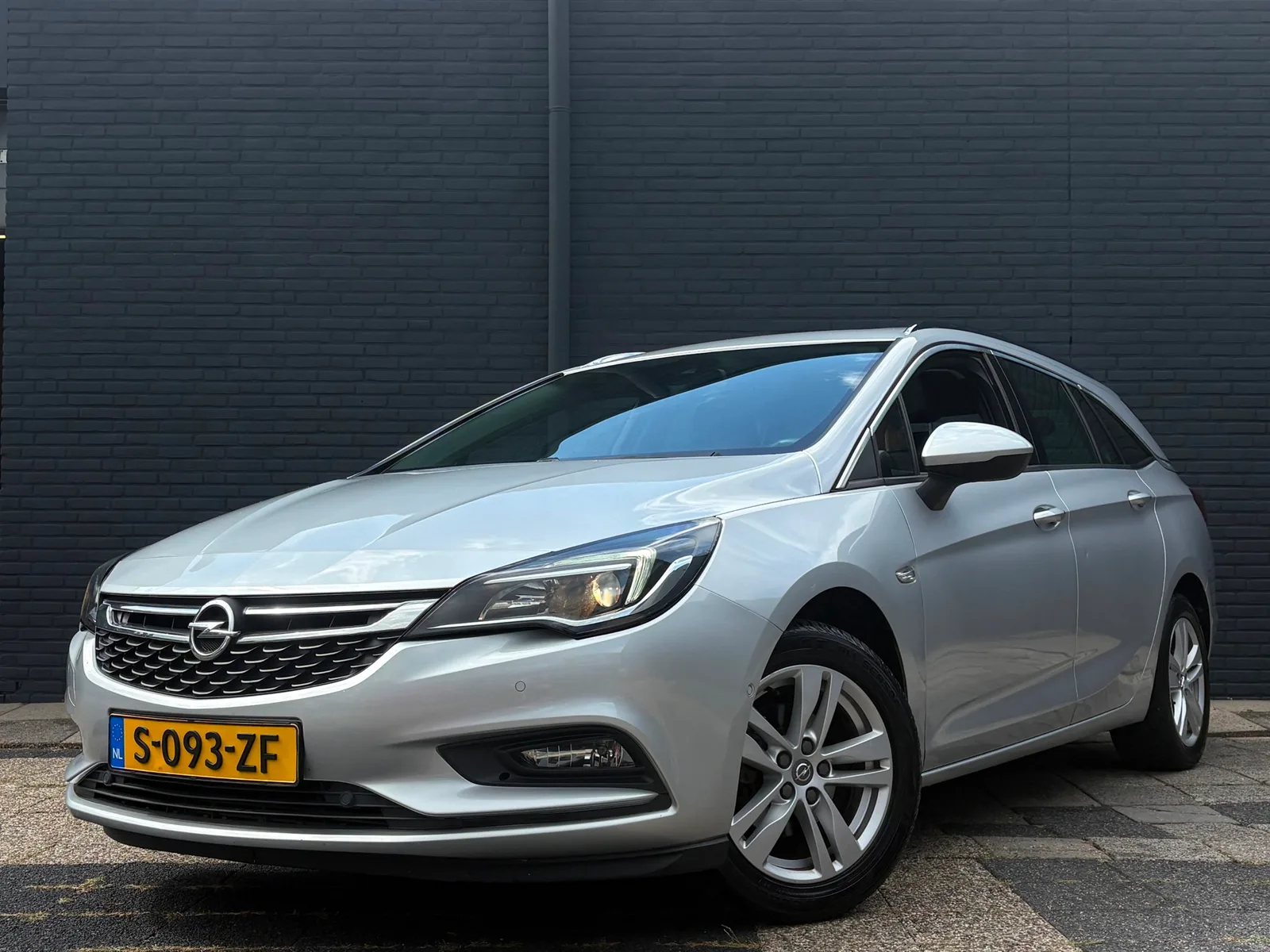 Opel Astra Sports Tourer (2018) — foto 1