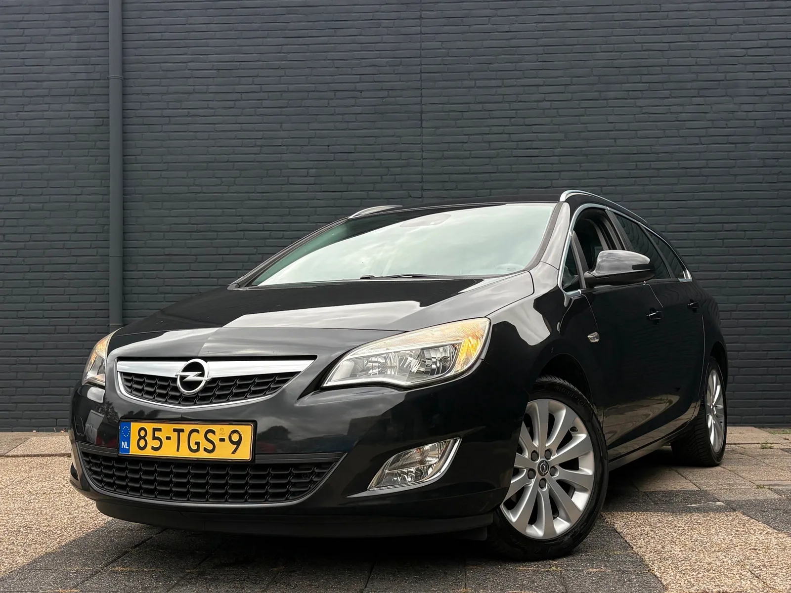 Opel Astra (2012) — foto 1