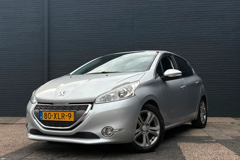Peugeot 208 (2012)