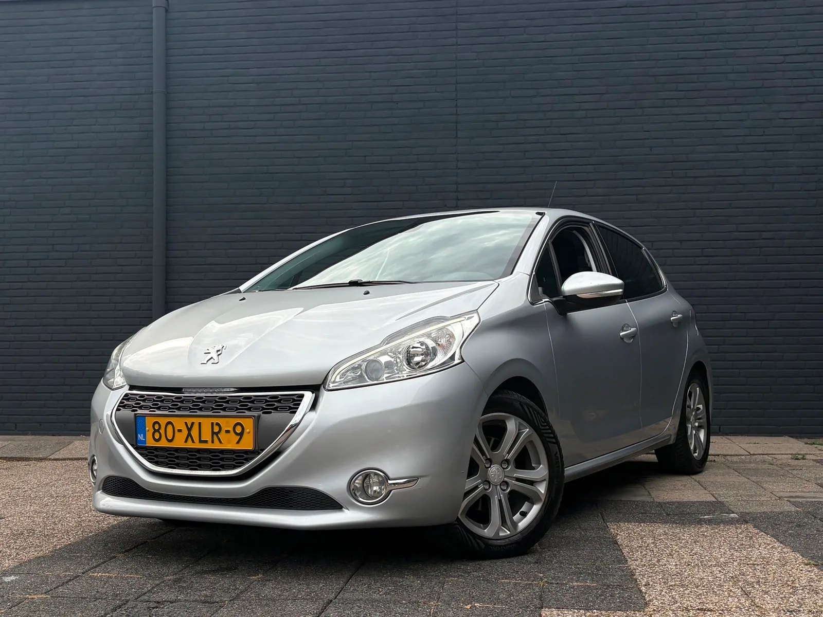 Peugeot 208 (2012) — foto 1