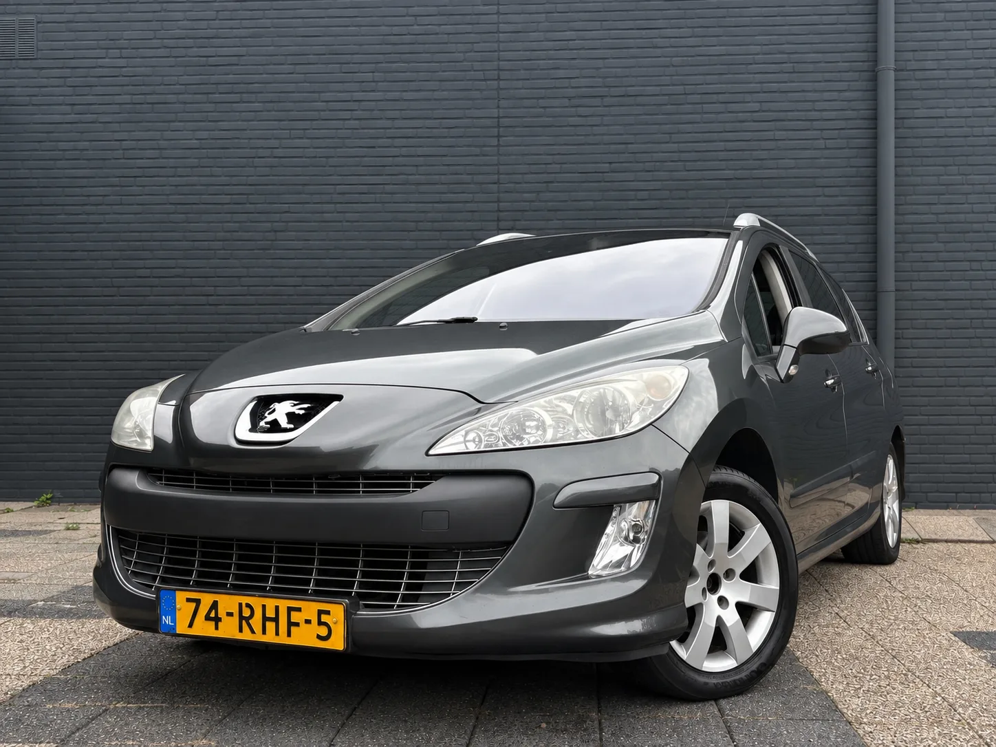 Peugeot 308 (2010) — foto 1