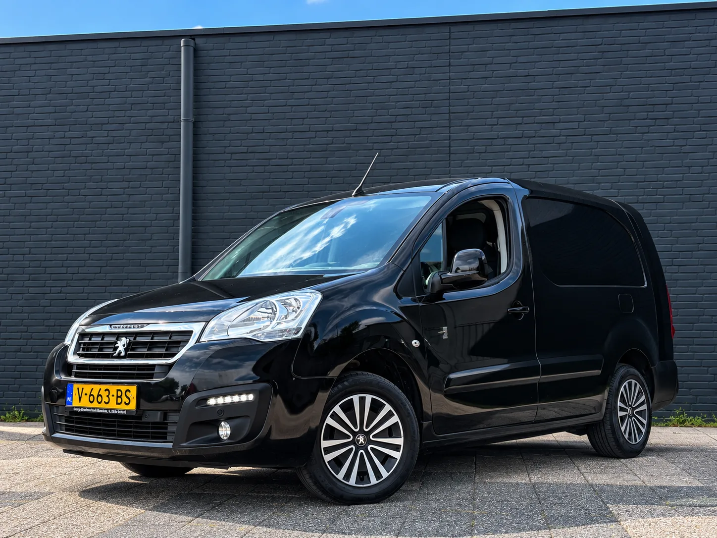 Peugeot Partner (2016) — foto 1