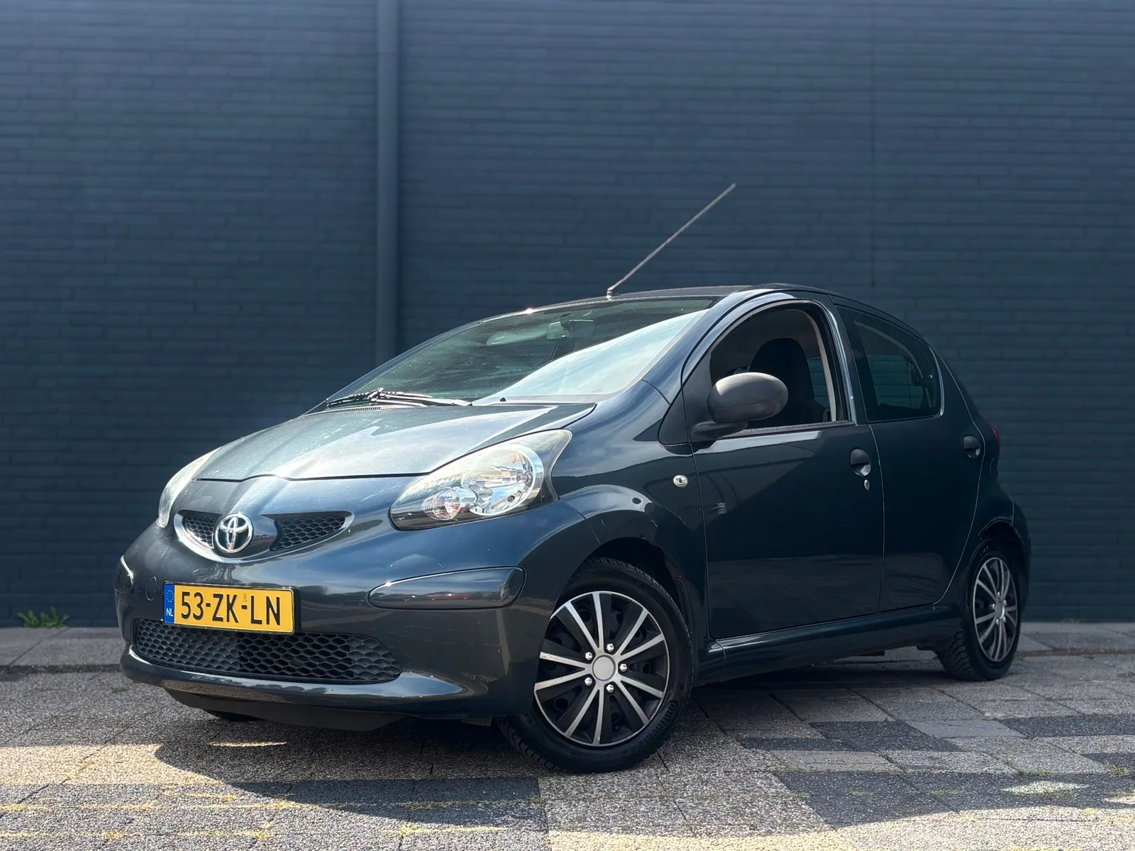 Toyota Aygo (2008) — foto 1