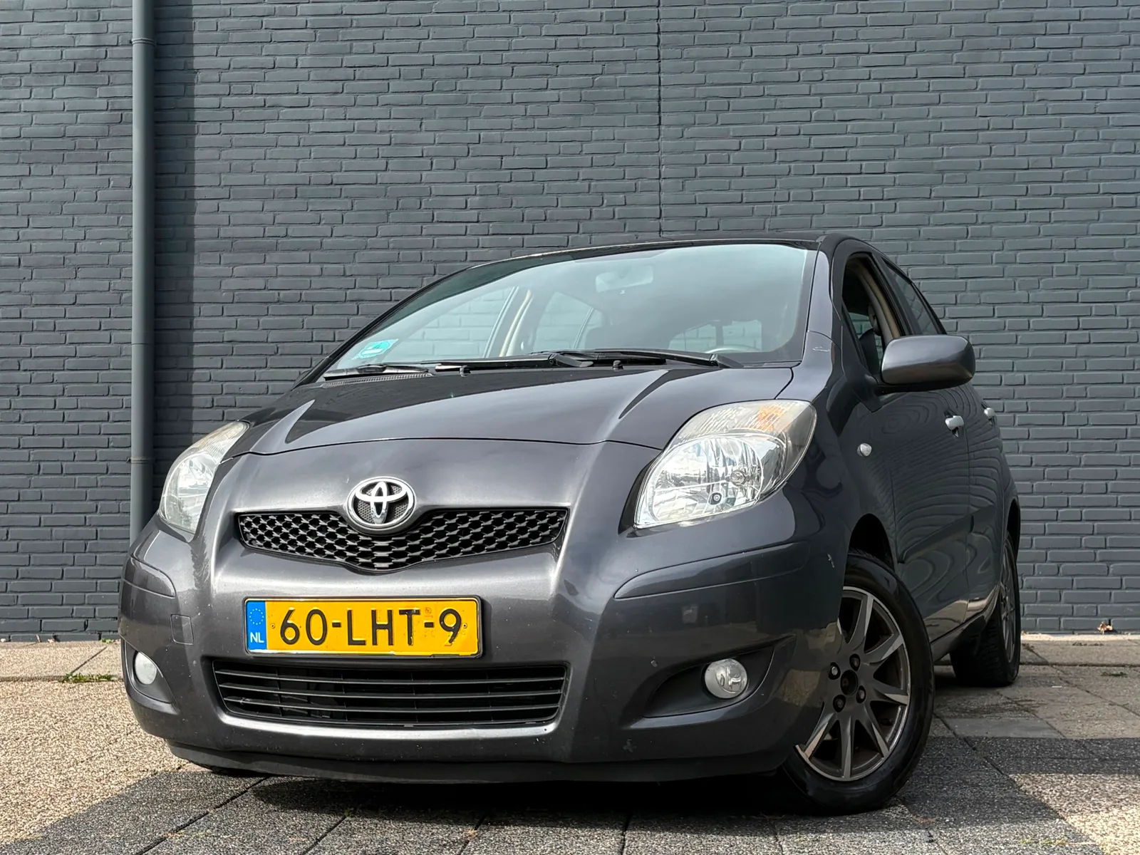 Toyota Yaris (2010) — foto 1