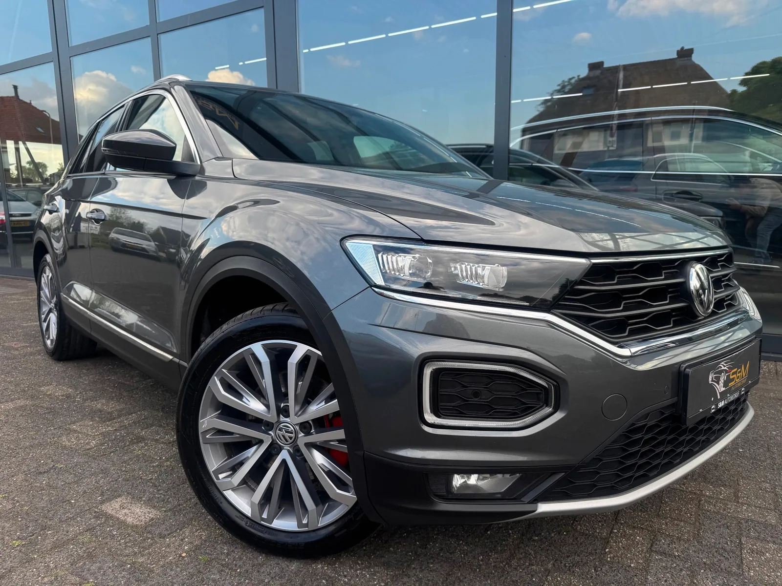 Volkswagen T-Roc (2018) — foto 1