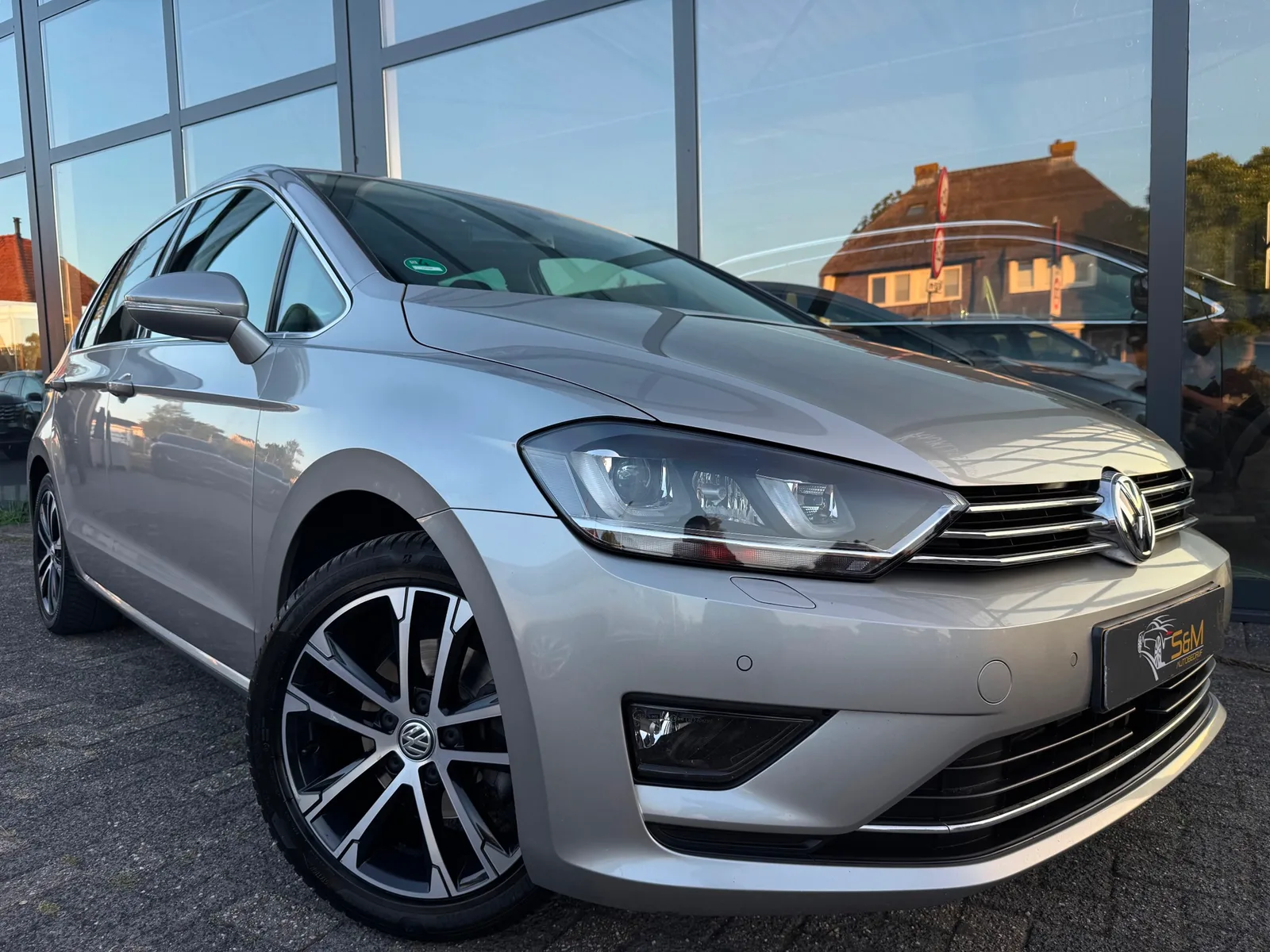 Volkswagen Golf Sportsvan (2015) — foto 1