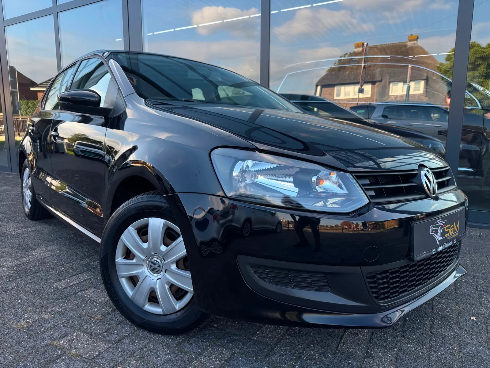 Volkswagen Polo (2011) — foto 1