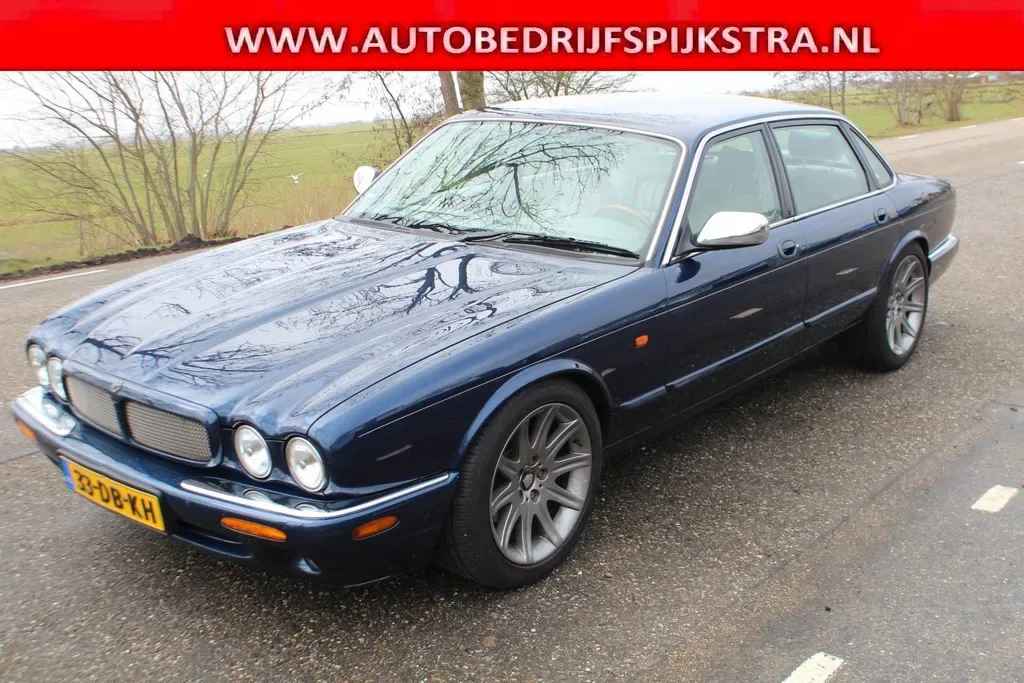 Jaguar XJ (1999) — foto 1