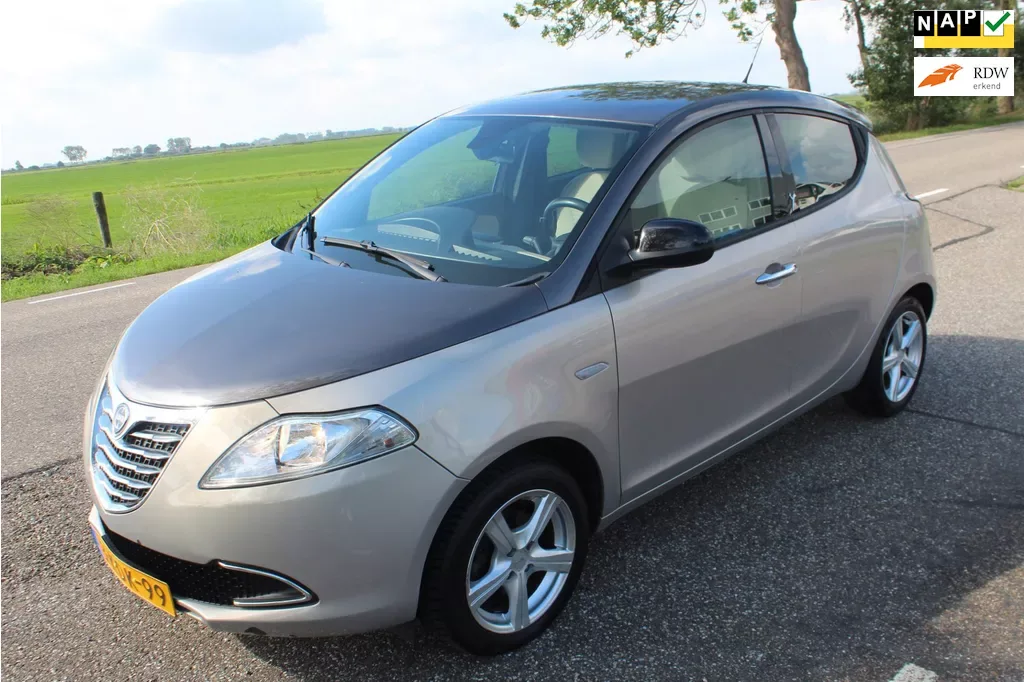 Lancia Ypsilon (2013) — foto 1