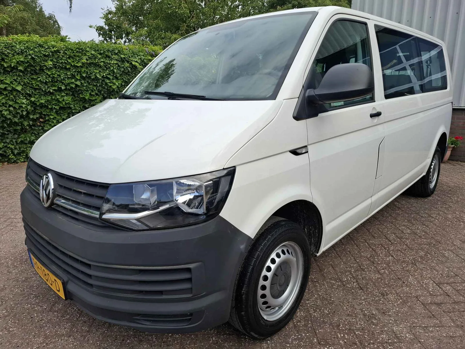 Volkswagen Transporter (2017) — foto 1