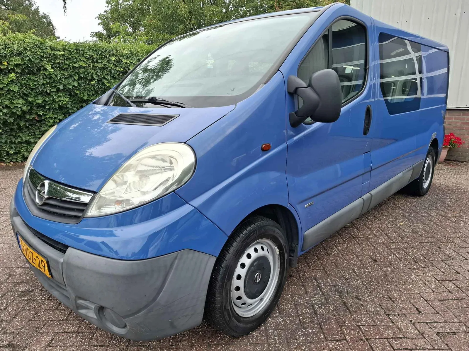 Opel Vivaro (2009) — foto 1
