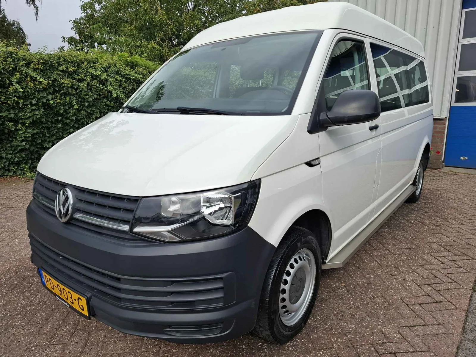 Volkswagen Transporter (2017) — foto 1