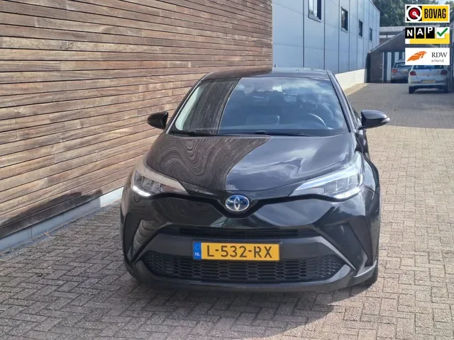 Toyota C-HR (2021) — foto 1