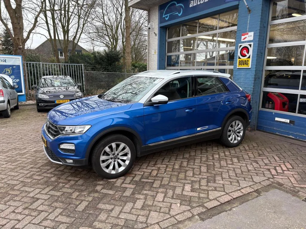 Volkswagen T-Roc (2020) — foto 1