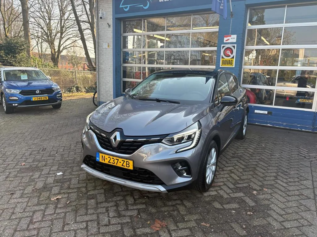Renault Captur (2022) — foto 1