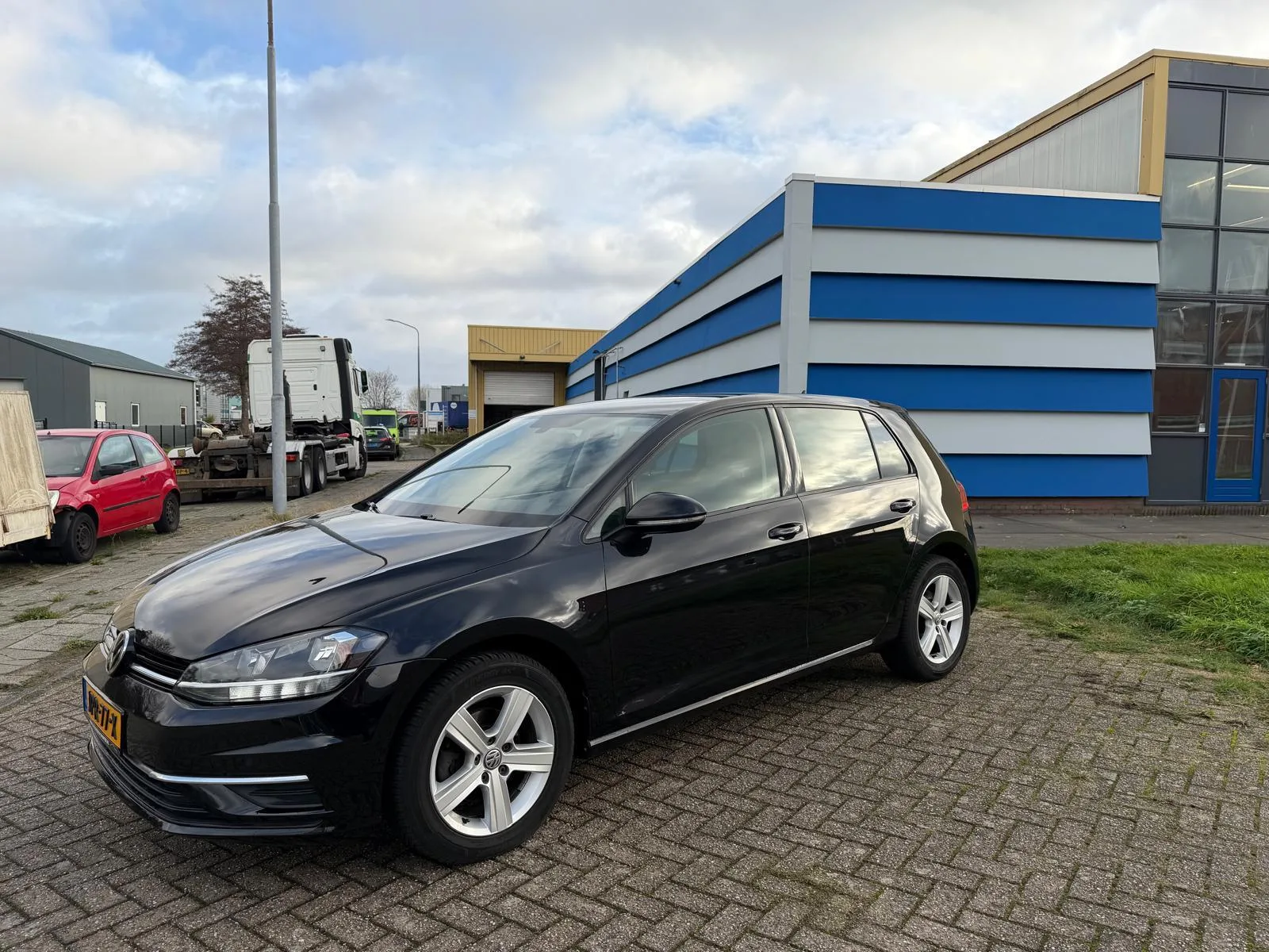 Volkswagen Golf (2019) — foto 1