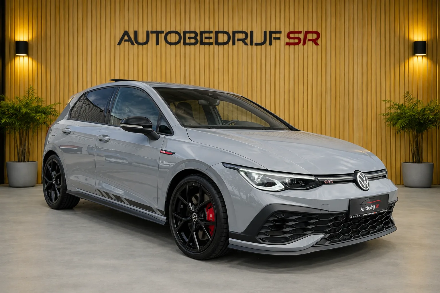 Volkswagen Golf (2023) — foto 1