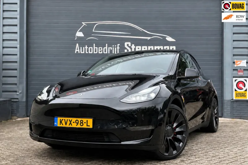 Tesla Model Y (2022)