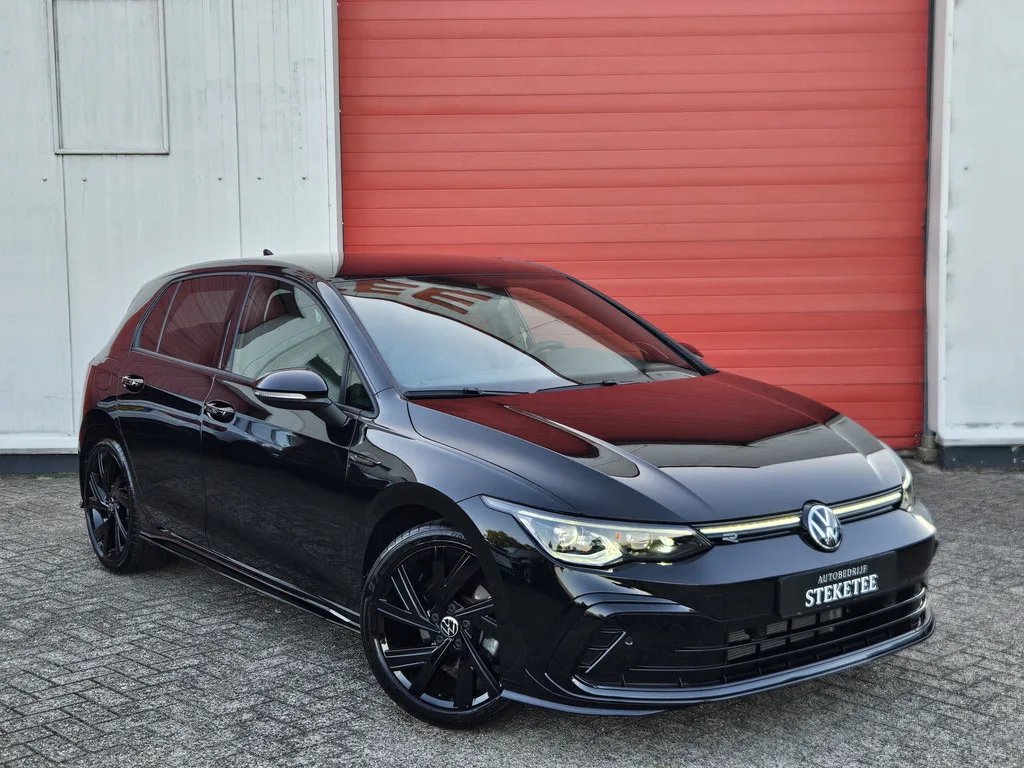 Volkswagen Golf (2024) — foto 1