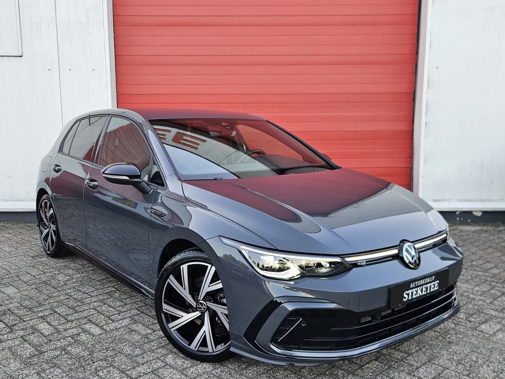 Volkswagen Golf (2024) — foto 1