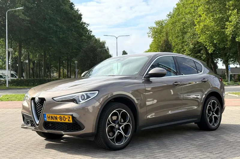 Alfa Romeo Stelvio (2018)